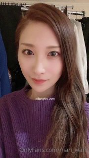 大眼妹子洗完澡 床上掰开逼逼自摸下毛毛比较浓密